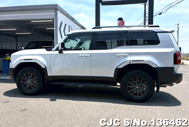 Toyota Land Cruiser 250 in Pearl for Sale Image 5