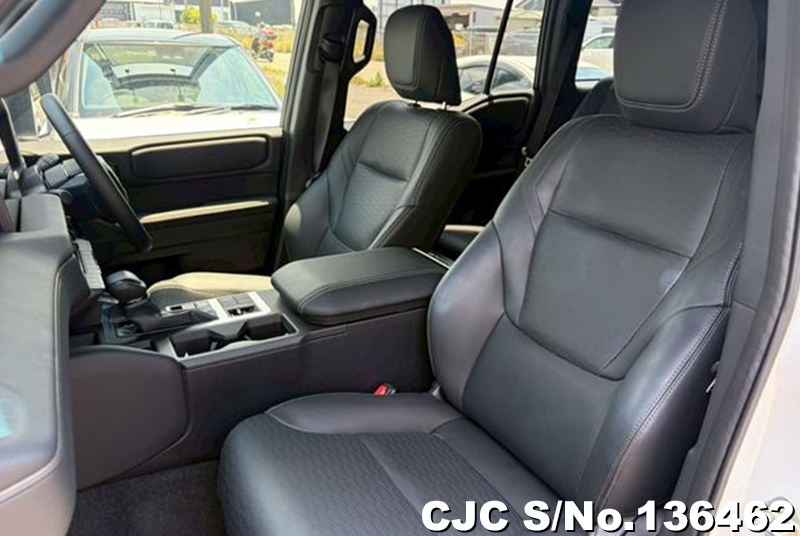 Toyota Land Cruiser 250 in Pearl for Sale Image 11