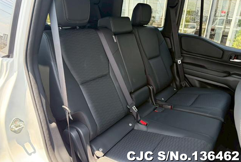 Toyota Land Cruiser 250 in Pearl for Sale Image 12