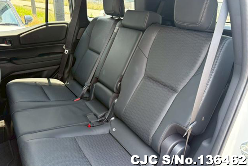 Toyota Land Cruiser 250 in Pearl for Sale Image 13