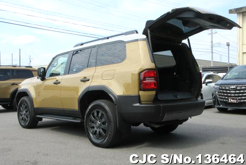 Toyota Land Cruiser 250 in Sand for Sale Image 9