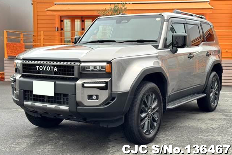 Toyota Land Cruiser 250 in Gray for Sale Image 3
