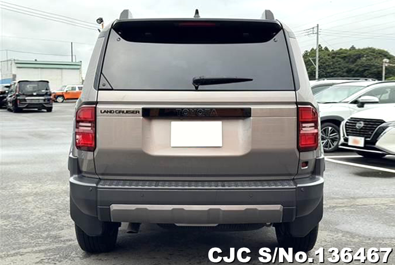 Toyota Land Cruiser 250 in Gray for Sale Image 5