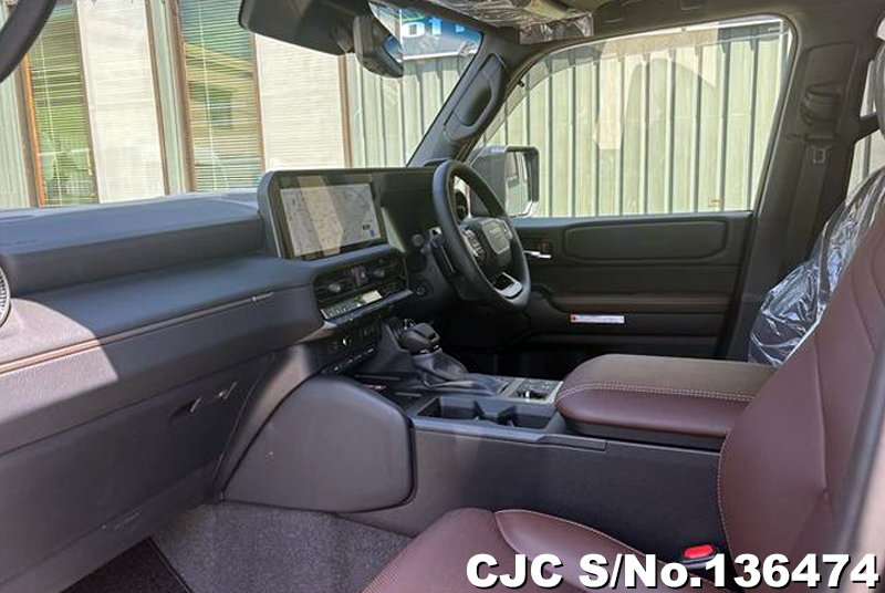Toyota Land Cruiser 250 in Black for Sale Image 2
