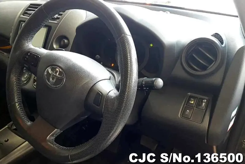 Toyota Vanguard in Black for Sale Image 8