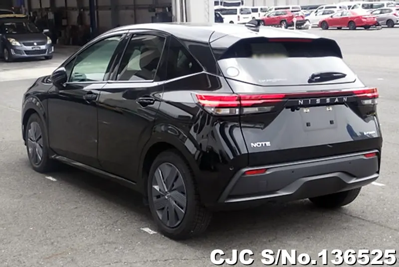 Nissan Note in Black for Sale Image 1