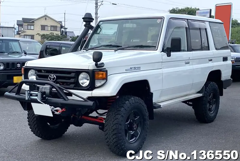 Toyota Land Cruiser in White for Sale Image 3