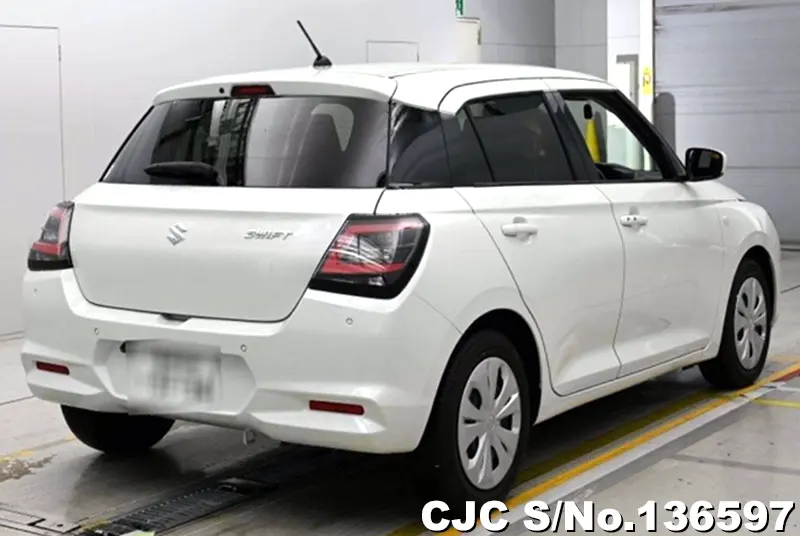 Suzuki Swift in White Pearl for Sale Image 2
