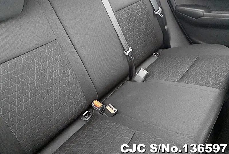 Suzuki Swift in White Pearl for Sale Image 10