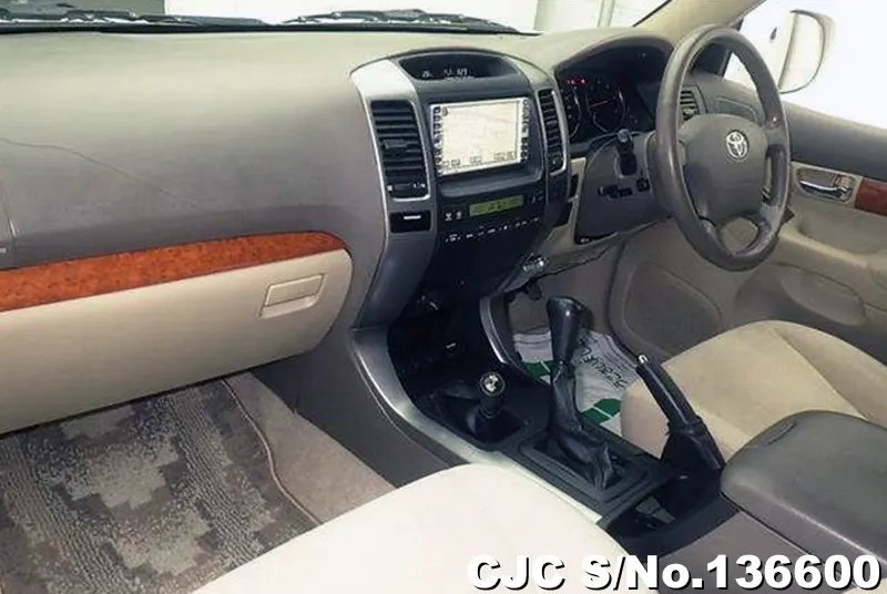 Toyota Land Cruiser Prado in White for Sale Image 2