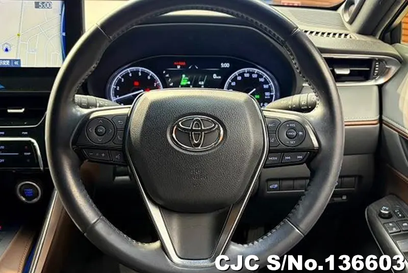 Toyota Harrier in Silver for Sale Image 7