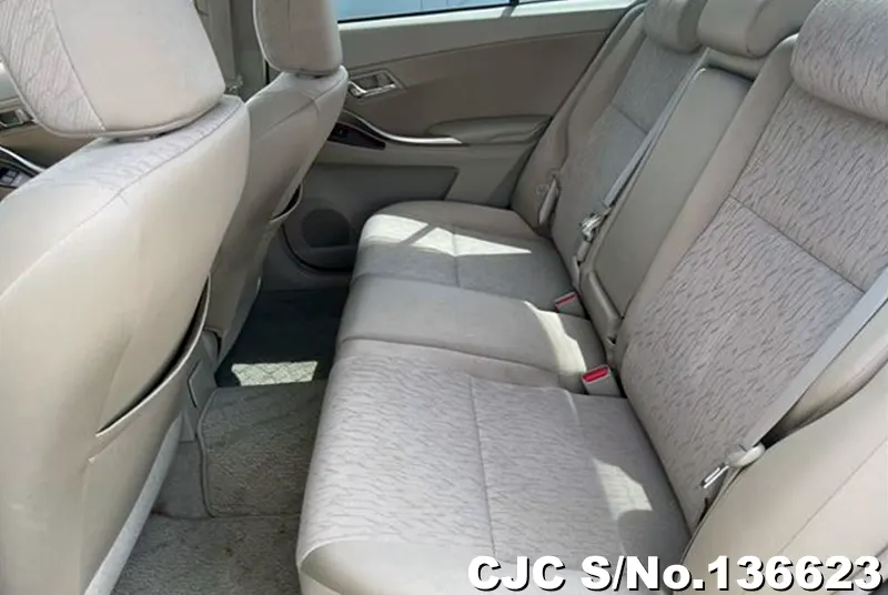 Toyota Allion in White for Sale Image 8