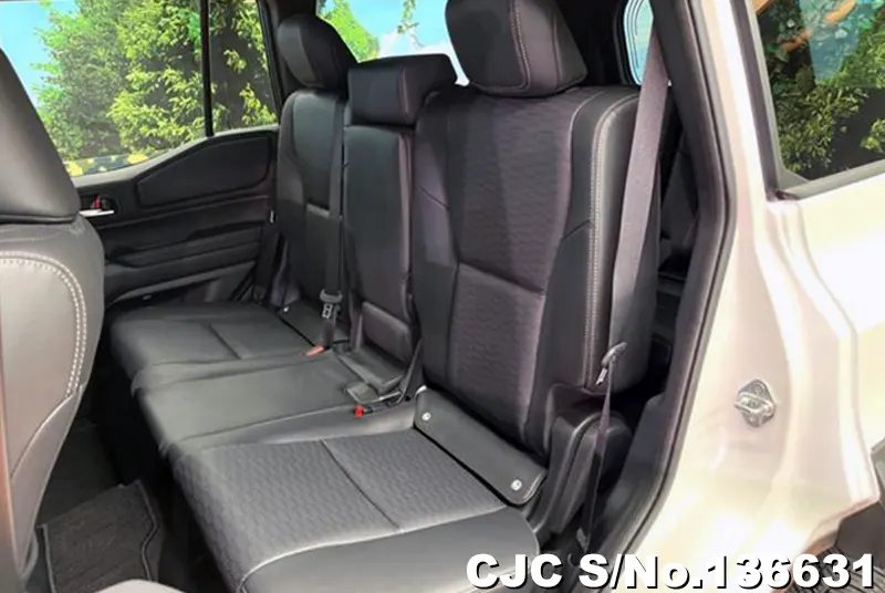Toyota Land Cruiser 250 in Pearl for Sale Image 5