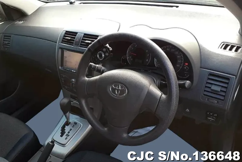 Toyota Corolla Fielder in Black for Sale Image 3