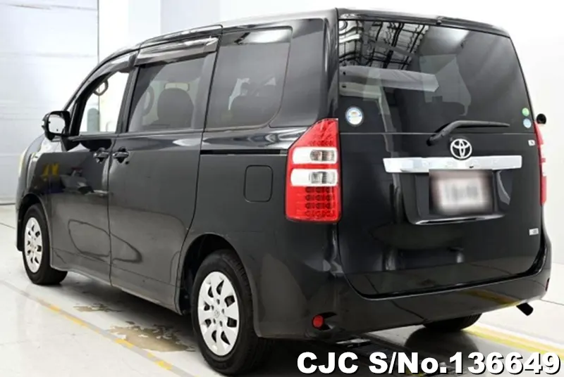 Toyota Noah in Black for Sale Image 1