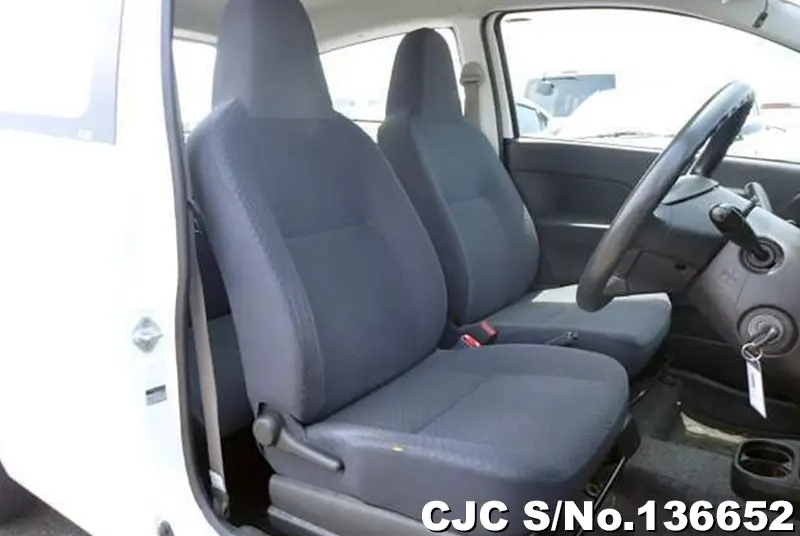 Daihatsu Mira in White for Sale Image 4