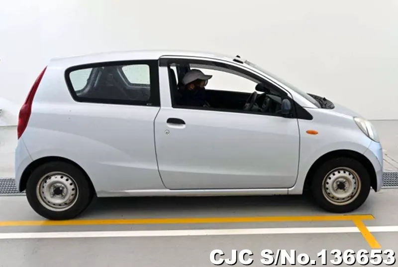 Daihatsu Mira in Silver for Sale Image 6