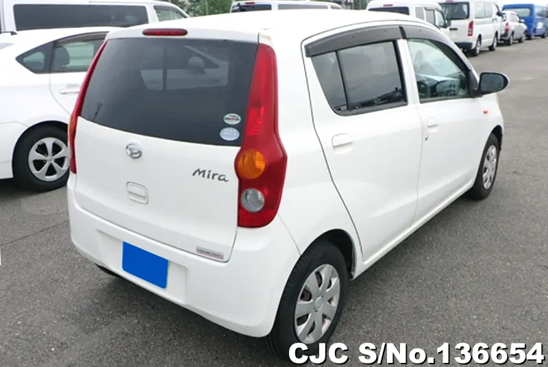 Daihatsu Mira in White for Sale Image 2