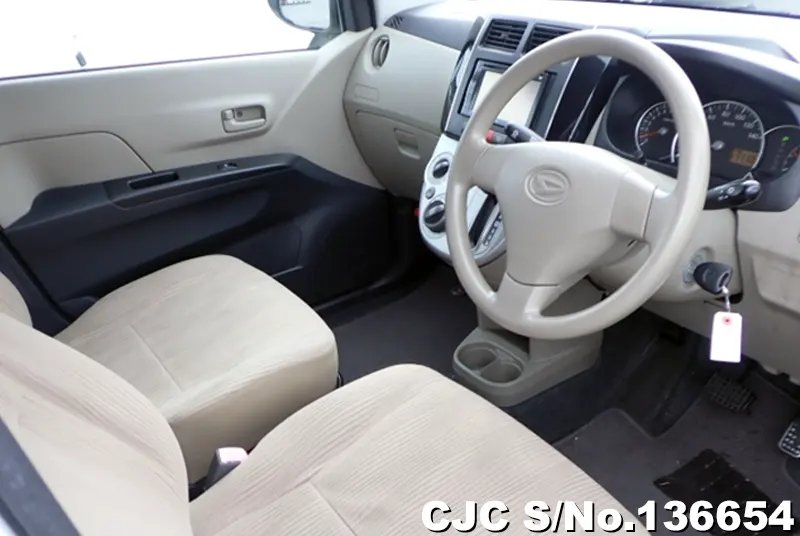 Daihatsu Mira in White for Sale Image 5