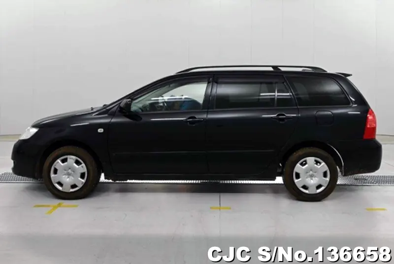 Toyota Corolla Fielder in Black for Sale Image 7