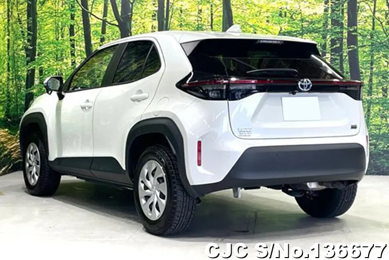 Toyota Yaris Cross in Pearl for Sale Image 1