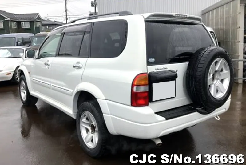 Suzuki Escudo in White for Sale Image 1