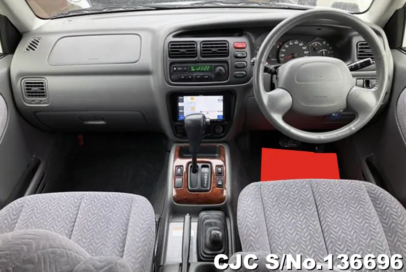 Suzuki Escudo in White for Sale Image 8