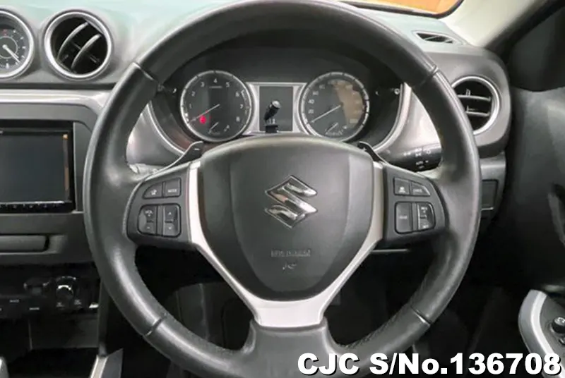 Suzuki Escudo in Yellow for Sale Image 7