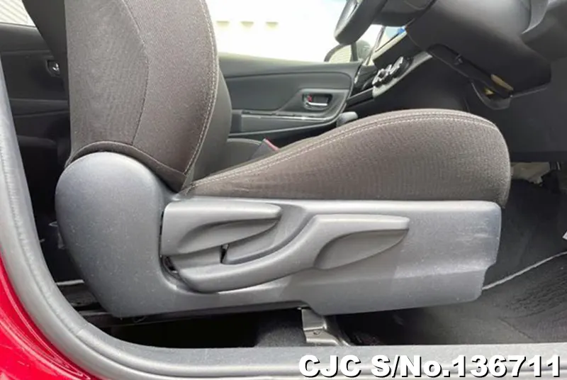 Toyota Vitz in Red for Sale Image 2
