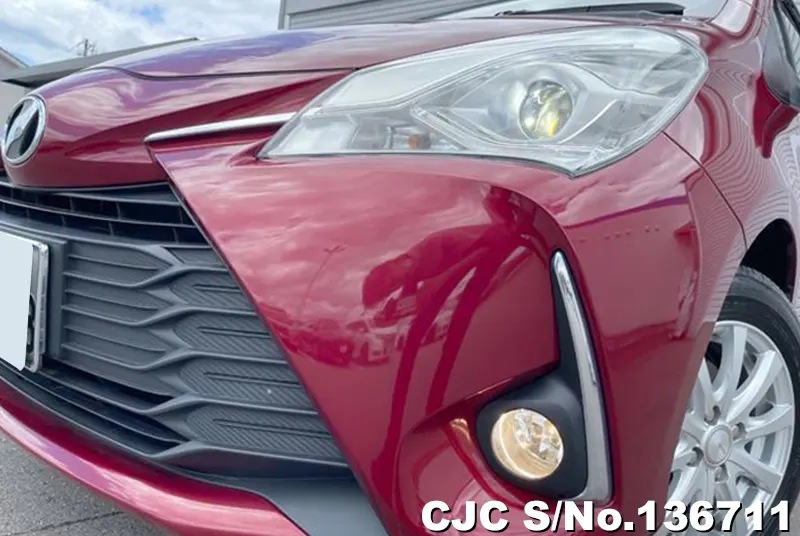 Toyota Vitz in Red for Sale Image 7