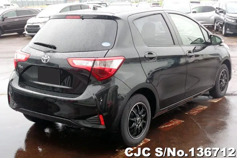 Toyota Vitz in Black for Sale Image 1