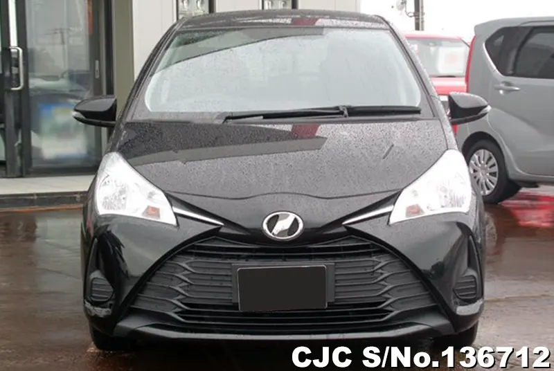Toyota Vitz in Black for Sale Image 2