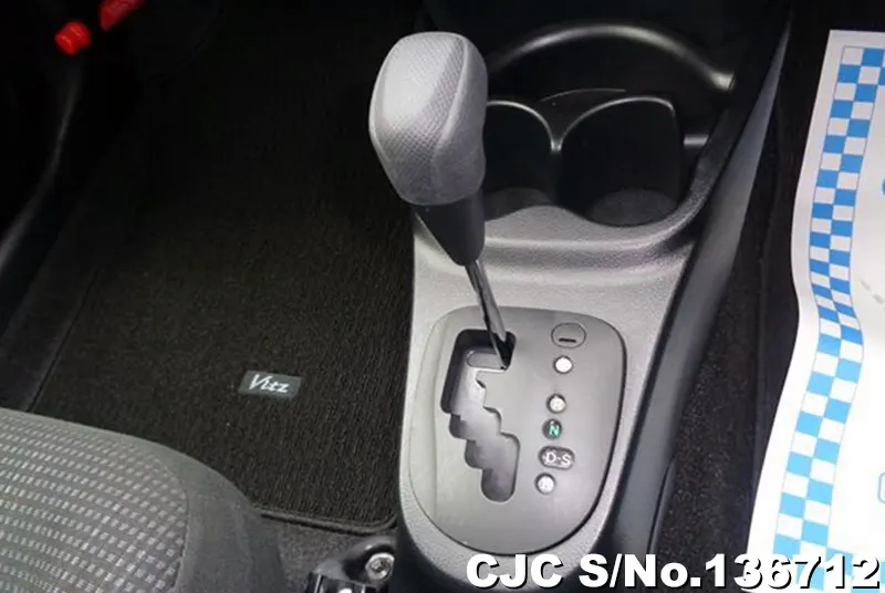 Toyota Vitz in Black for Sale Image 15