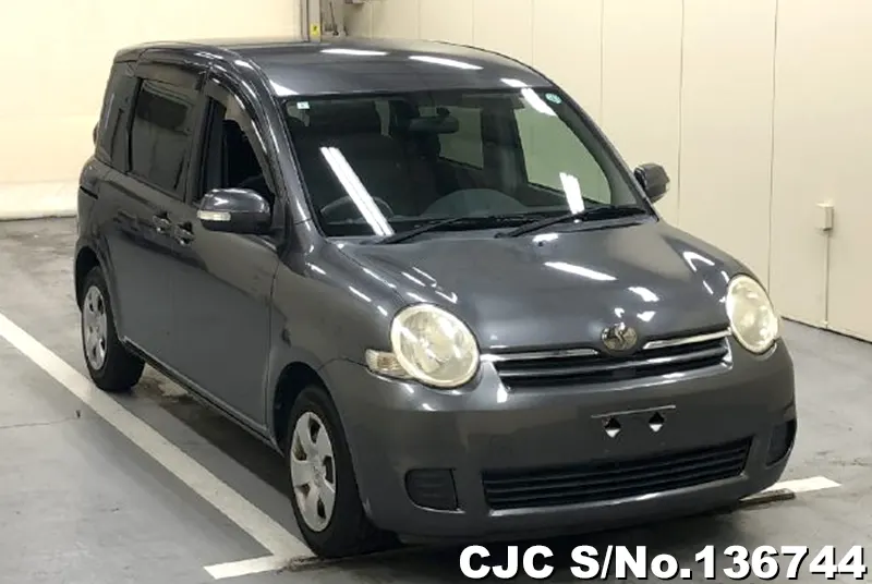 Toyota / Sienta 2009