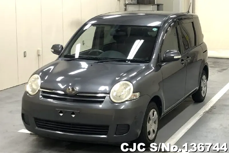 Toyota Sienta in Gray for Sale Image 3