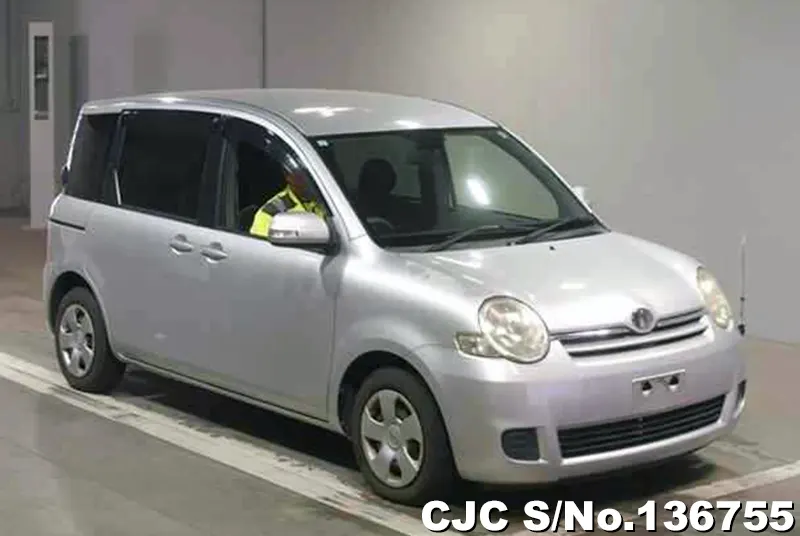 Toyota / Sienta 2009