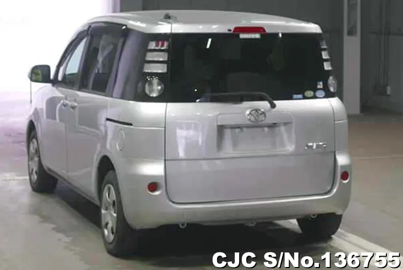 Toyota Sienta in Silver for Sale Image 1