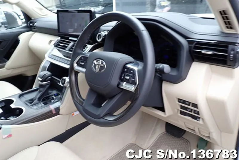 Toyota Land Cruiser in Pearl for Sale Image 10