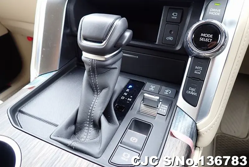 Toyota Land Cruiser in Pearl for Sale Image 18