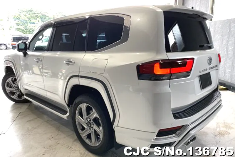Toyota Land Cruiser in Pearl for Sale Image 1
