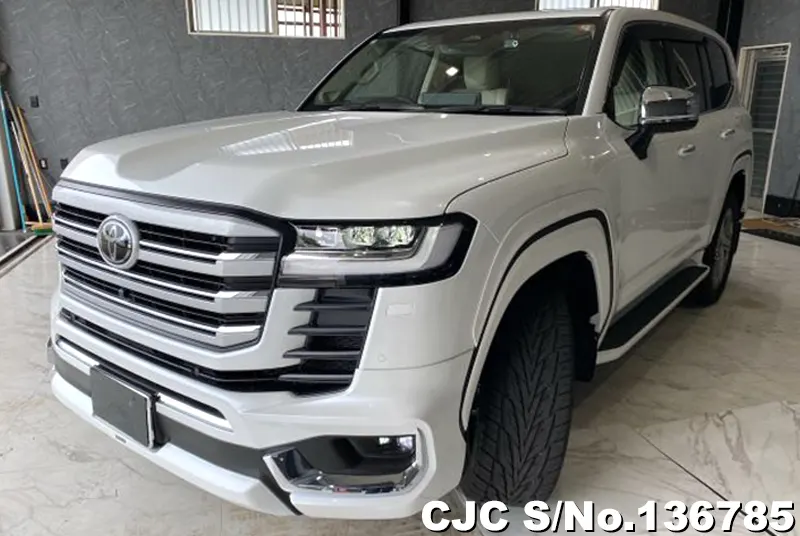 Toyota Land Cruiser in Pearl for Sale Image 3