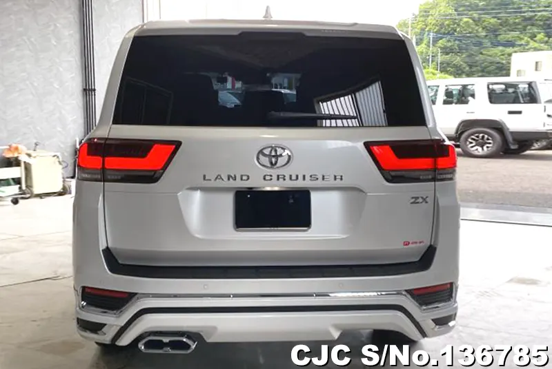 Toyota Land Cruiser in Pearl for Sale Image 5