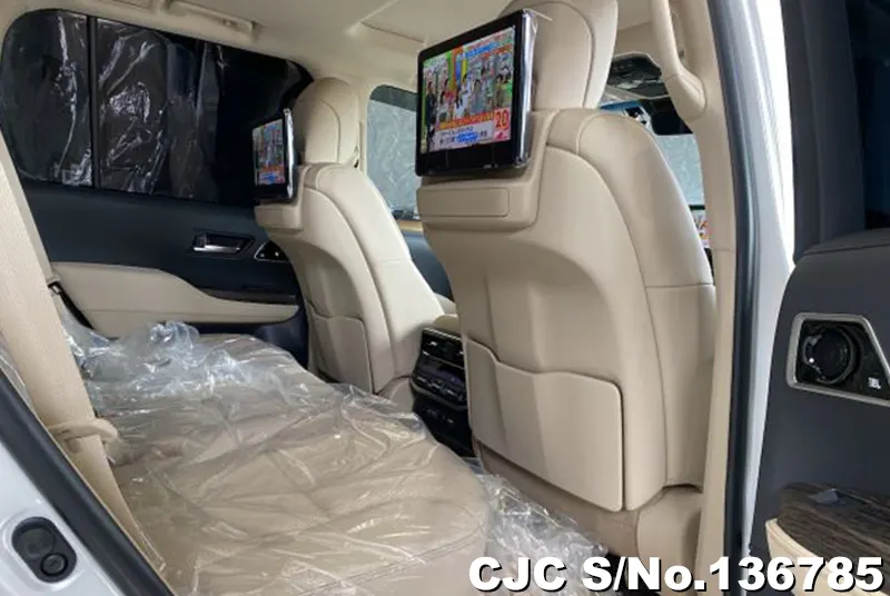 Toyota Land Cruiser in Pearl for Sale Image 11