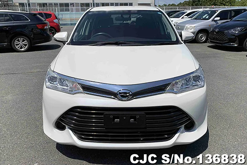Toyota Corolla Fielder in Pearl for Sale Image 4