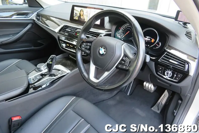 BMW 5 Series in Silver for Sale Image 9