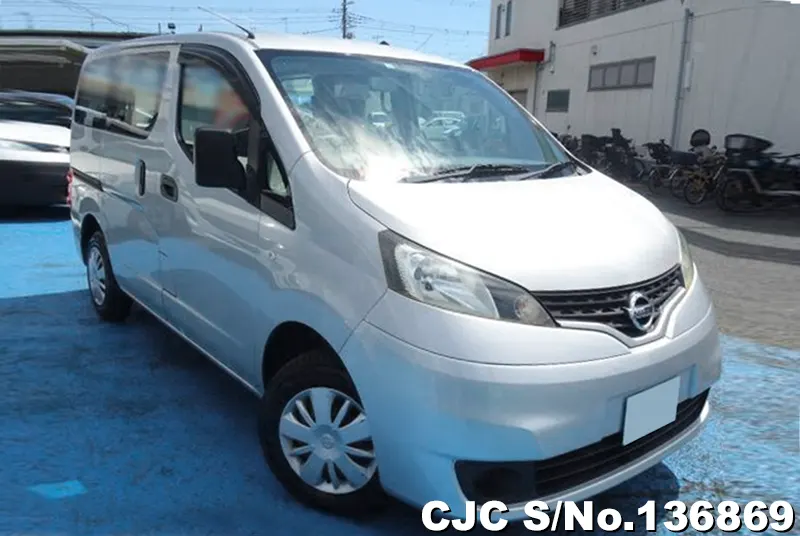 Nissan / NV200 2018