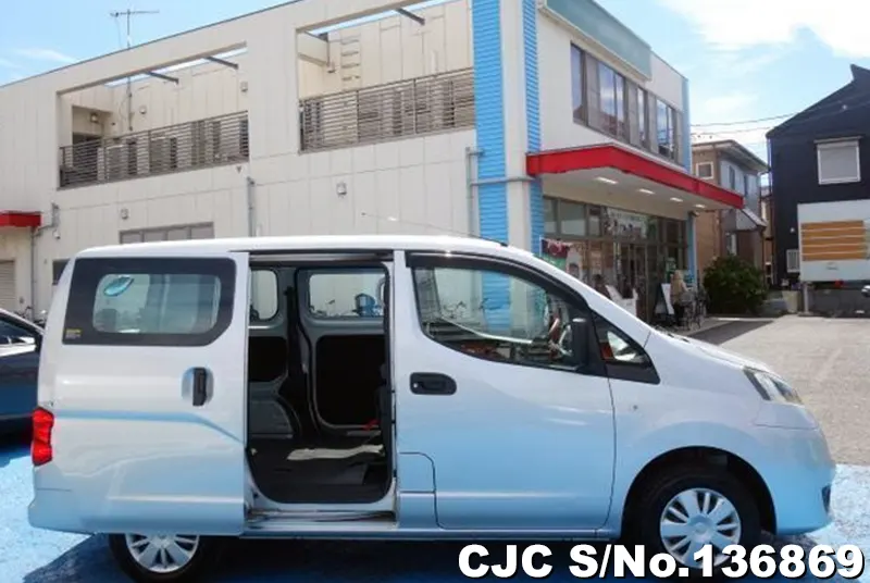 Nissan NV200 in Silver for Sale Image 4