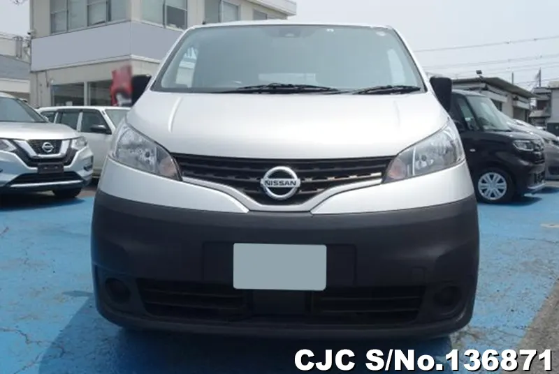 Nissan NV200 in Silver for Sale Image 4