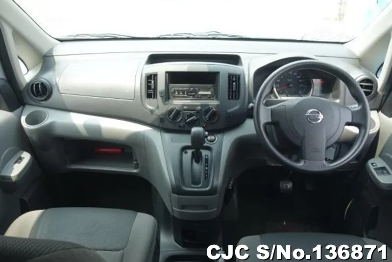 Nissan NV200 in Silver for Sale Image 8