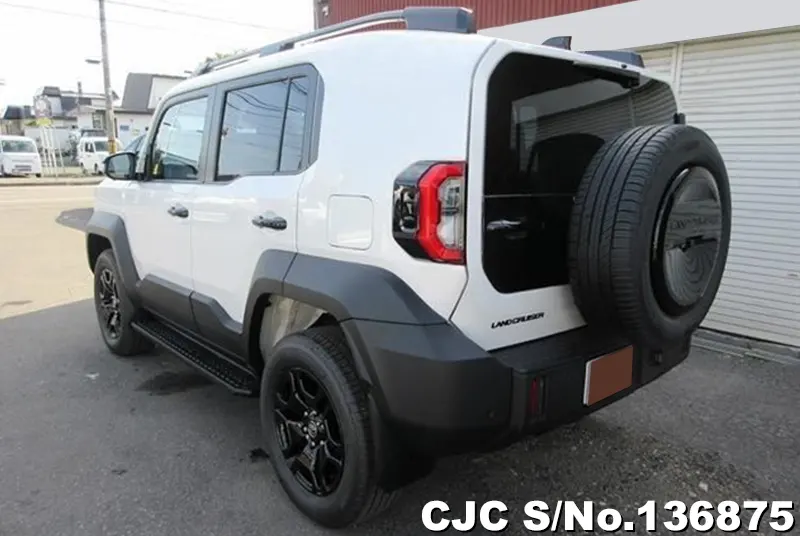 Toyota Land Cruiser FJ in Pearl for Sale Image 1